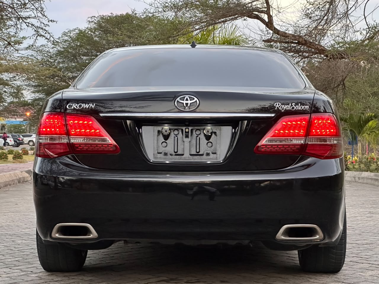 TOYOTA CROWN thumbnail 9